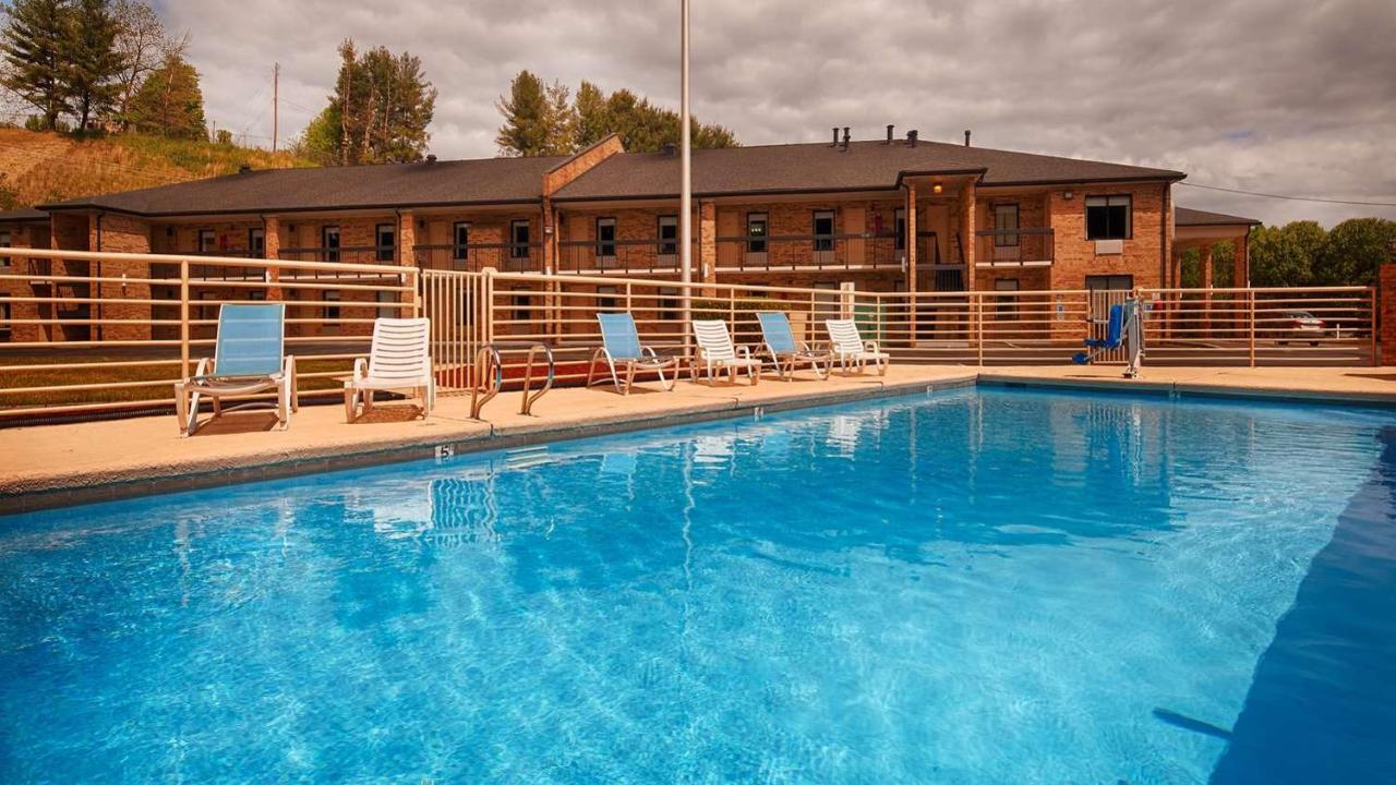 Bryson Inn Mount Airy Exteriör bild